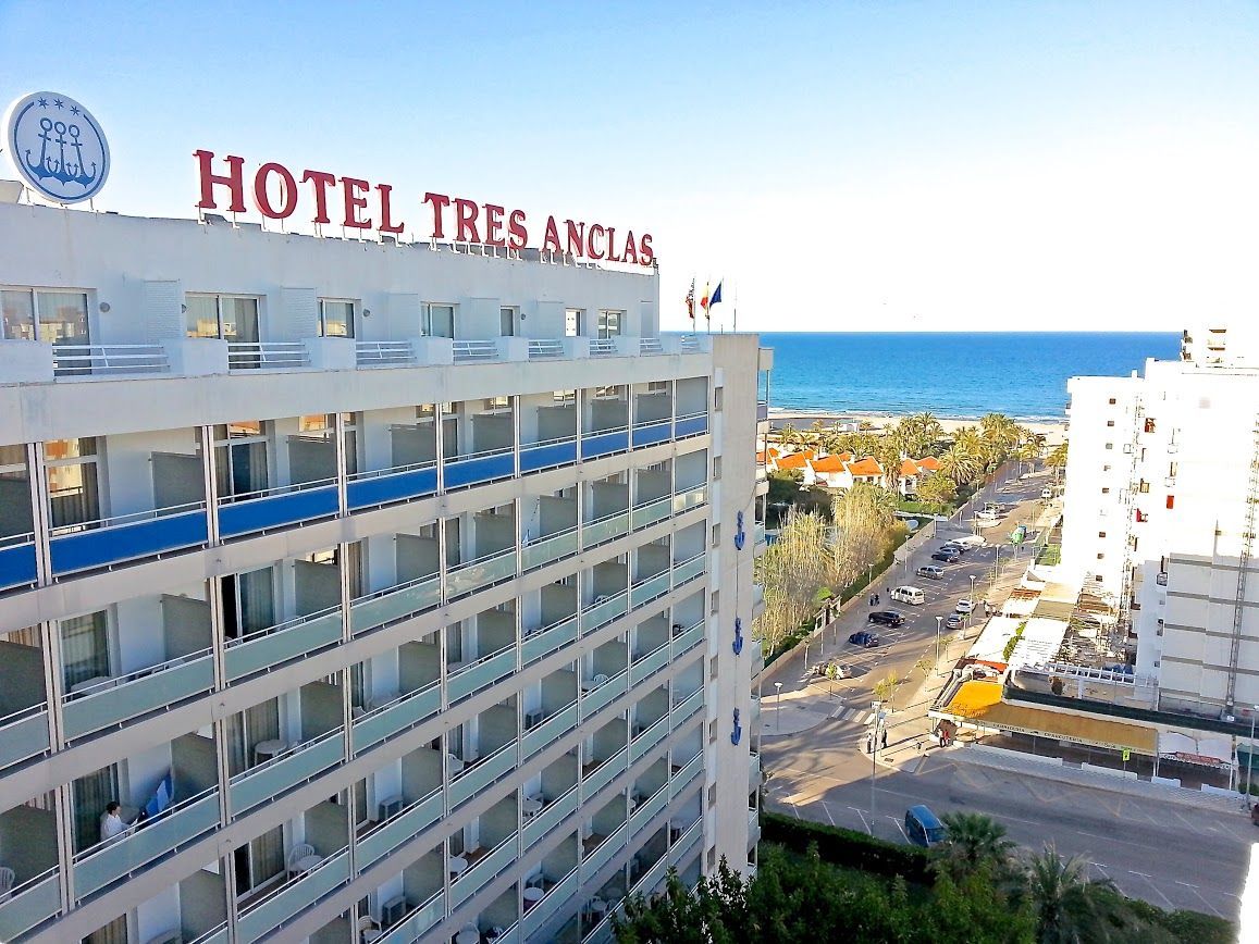 Hotel Tres Anclas Гандия Экстерьер фото